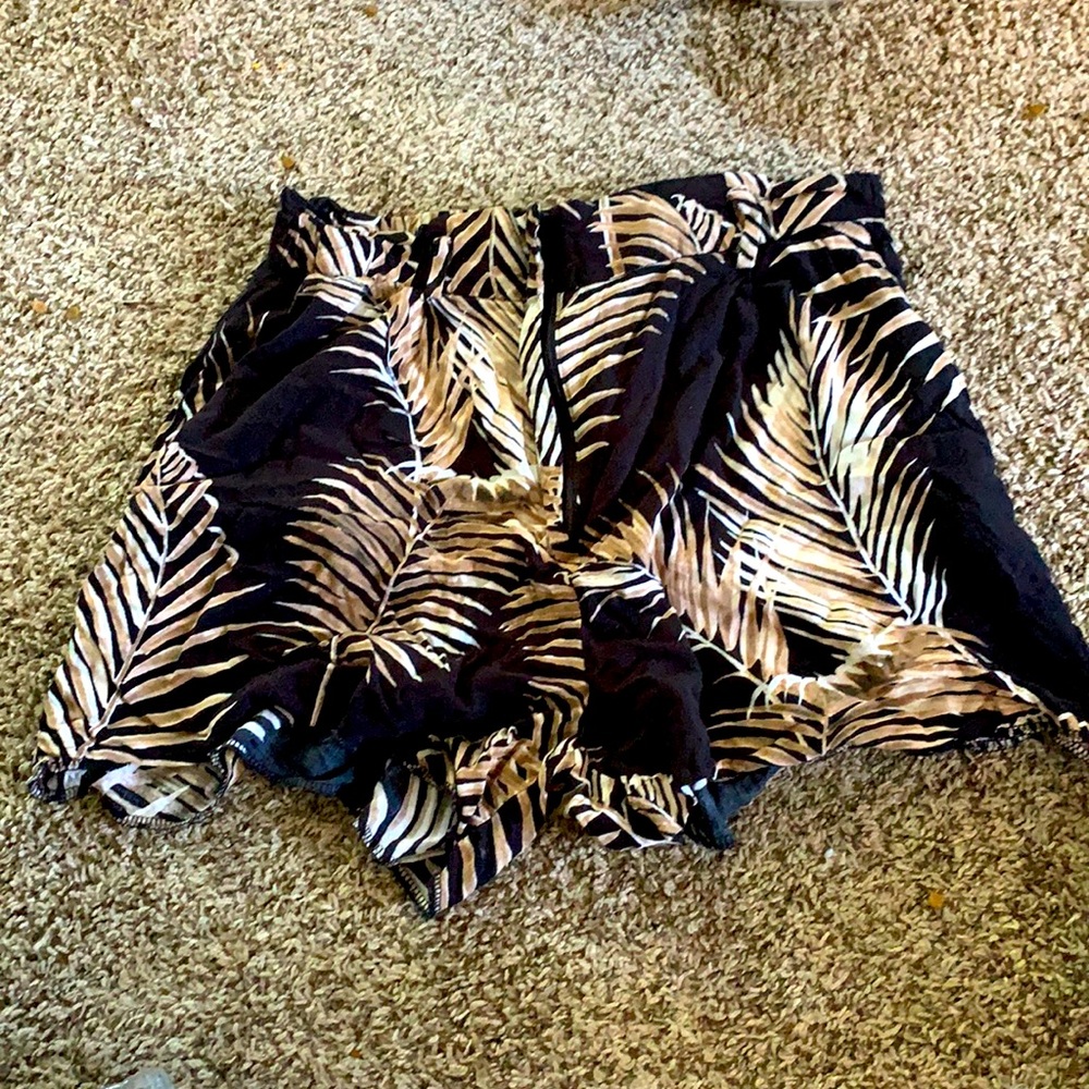 Black and Tan leaf shorts